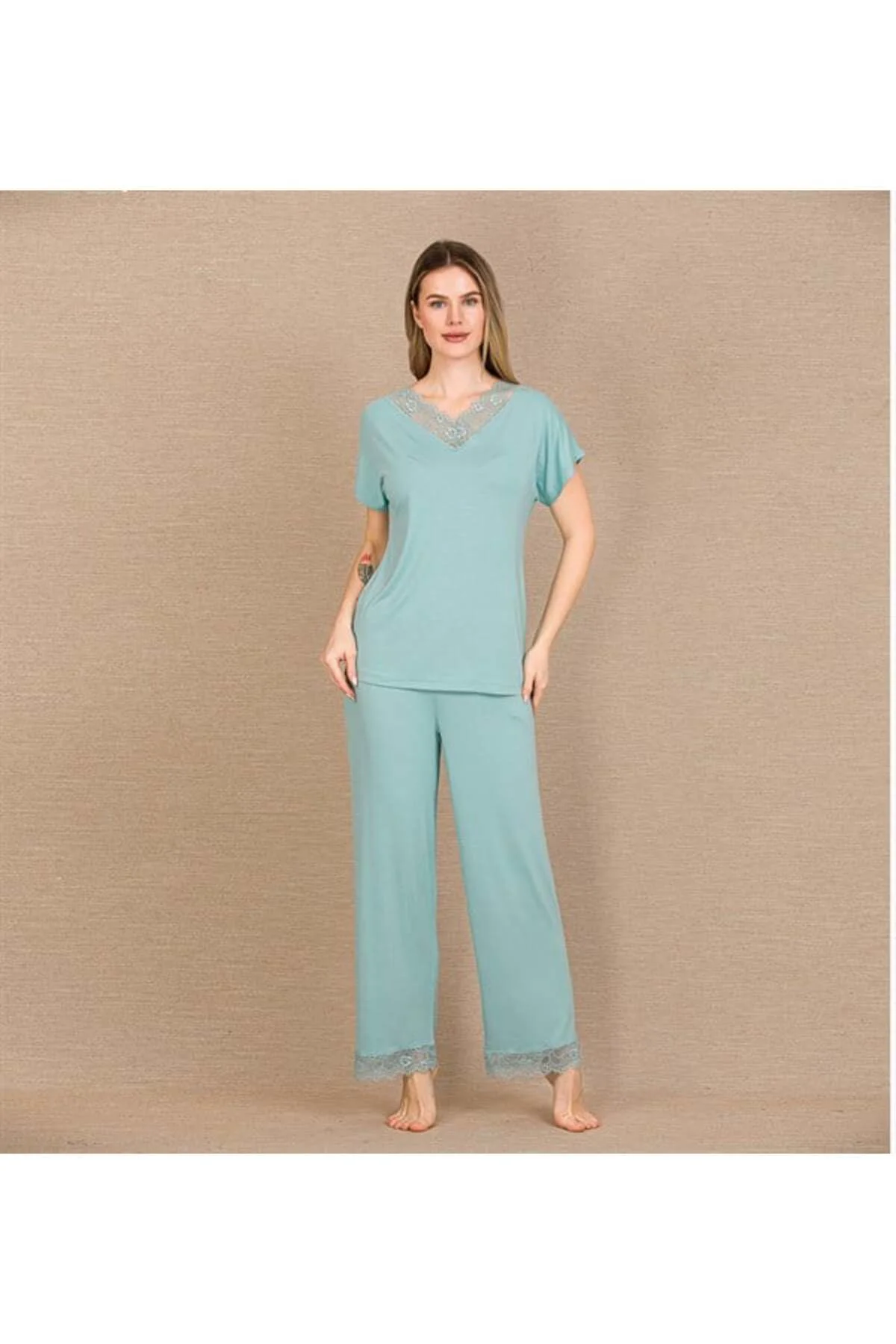 Closet Viskon Şık Tasarım Dantel İşlemeli Mint Yeşil Kısa Kol Pijama Takımı Closet Viskon Şık Tasarım Dantel İşlemeli Mint Yeşil Kısa Kol Pijama Takımı