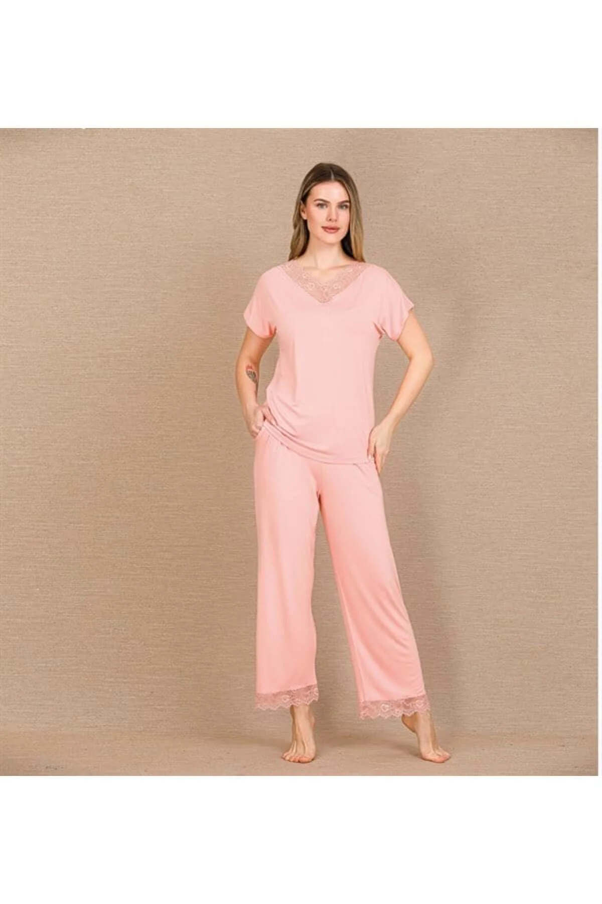 Closet Viskon Şık Tasarım Dantel İşlemeli Açık Pembe Kısa Kol Pijama Takımı Closet Viskon Şık Tasarım Dantel İşlemeli Açık Pembe Kısa Kol Pijama Takımı