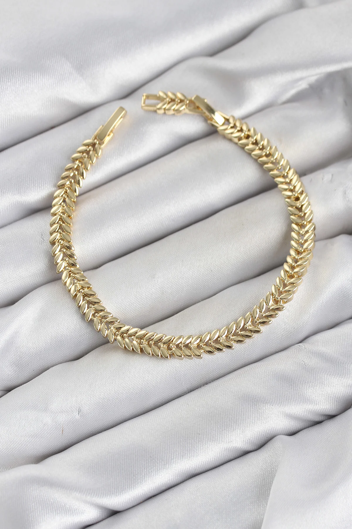 CM Başak Model Gold Renk Pirinç Kadın Bileklik TJ-BB8599