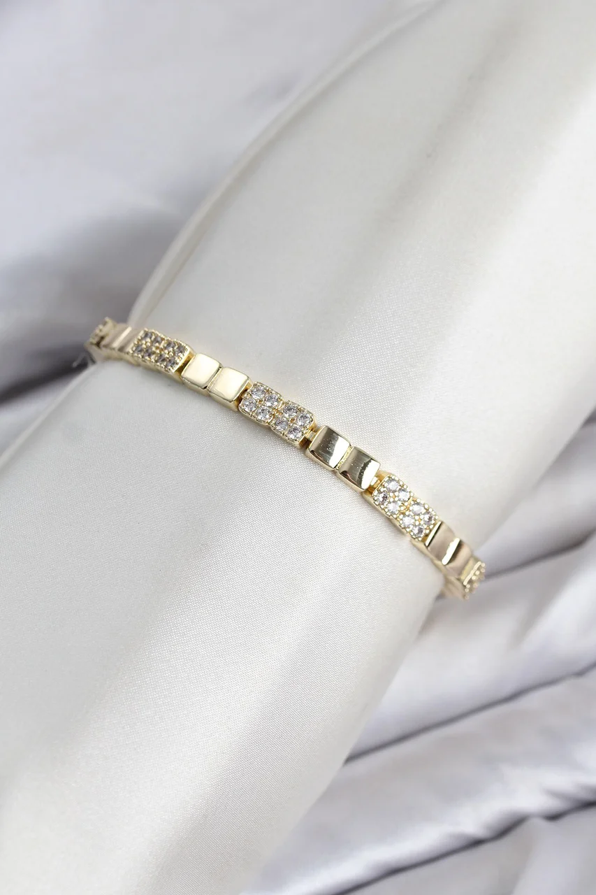 Cm Kare Model Zirkon Taşlı Vıp Seri Gold Renk Pirinç Kadın Bileklik - Lisinya Diğer
