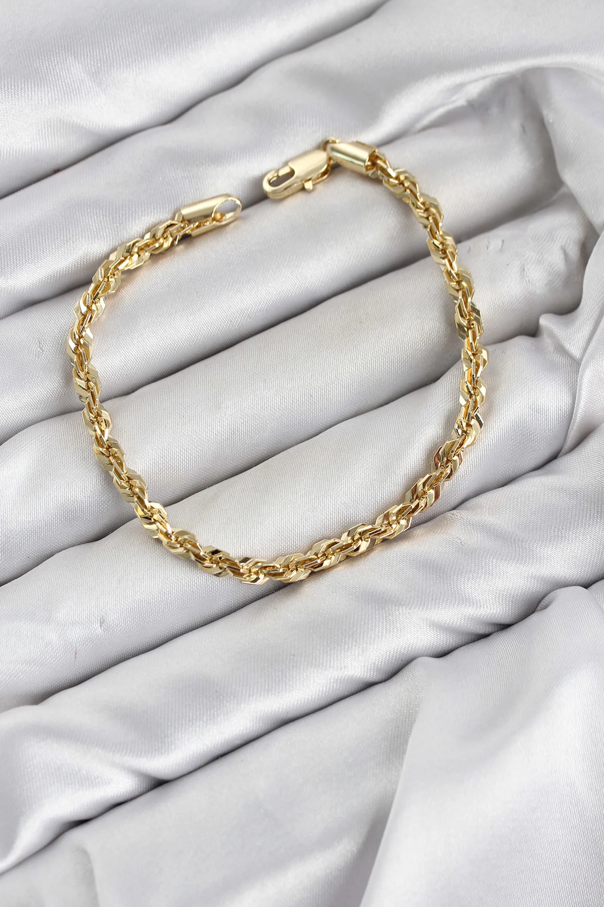 CM Singapur Model Zincir Gold Renk Kadın Bileklik TJ-BB8596