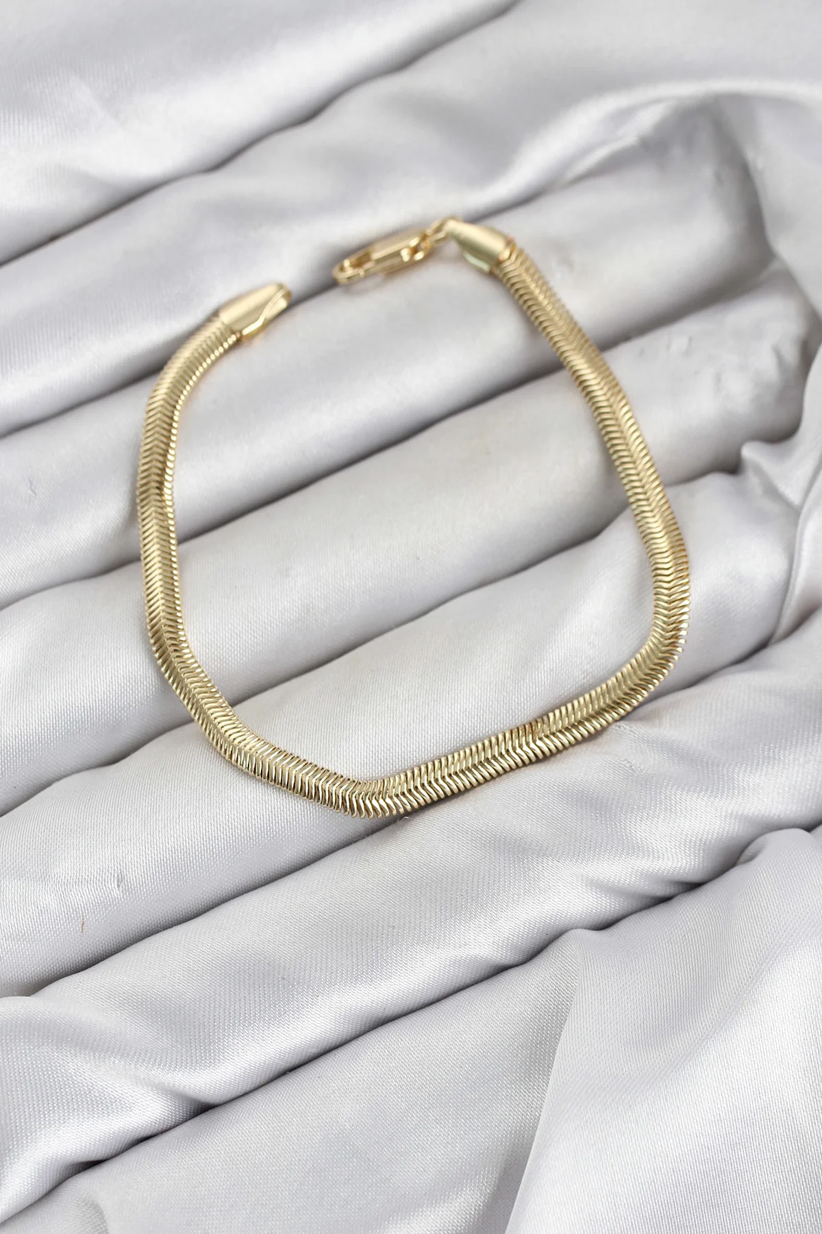 CM Yassı Yılan Zincir Model Gold Renk Pirinç Kadın Bileklik TJ-BB8597