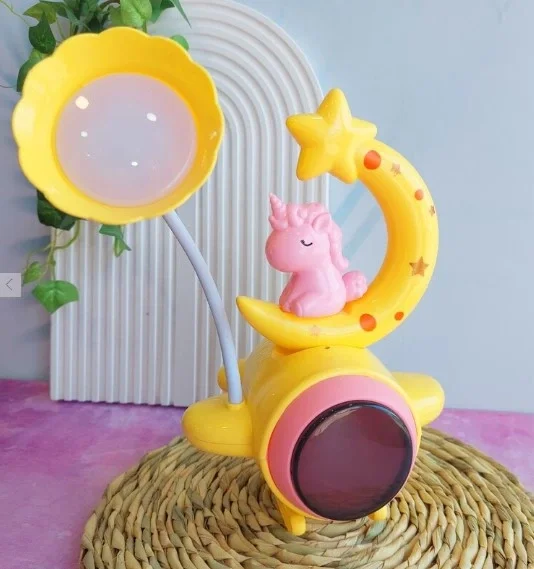Çocuk Odası Ay ve Unicorn Desenli Gece Lambası Çocuk Odası Ay ve Unicorn Desenli Gece Lambası