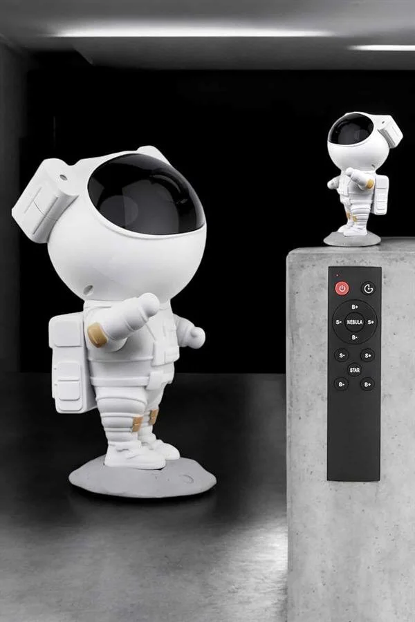 Çocuk Projeksiyon Astronot Lamba Speaker - Bluetooth ile Yıldızlı Uyku ve Şık Dekorasyon