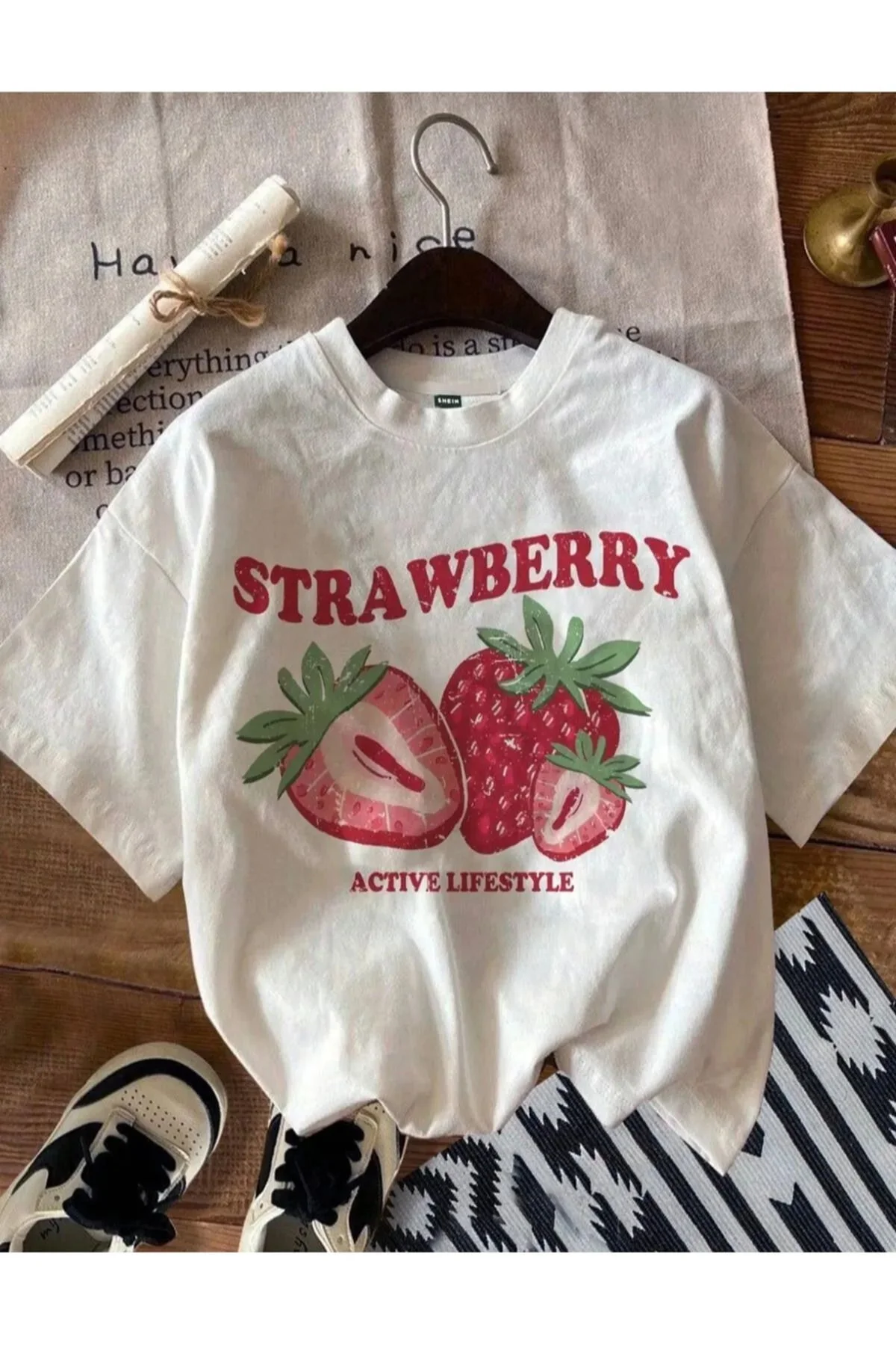 çocuk unisex malkoçbey çilek baskılı oversize unisex basic t-şhirt