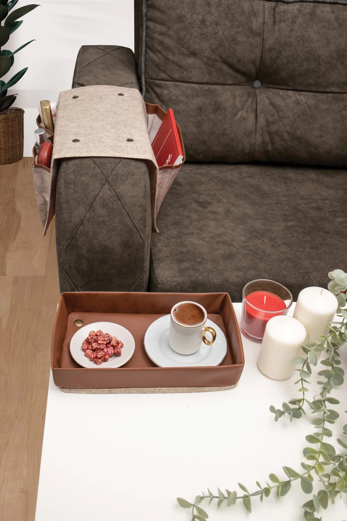 Çok Amaçlı Deri Şeritli Cepli Koltuk Kenarı Düzenleyici 03938 ( L