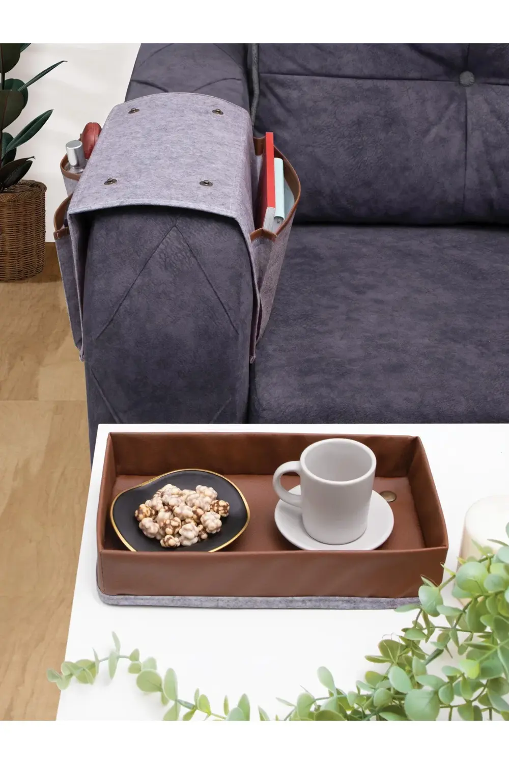 Çok Amaçlı Deri Şeritli Cepli Koltuk Kenarı Düzenleyici 03938