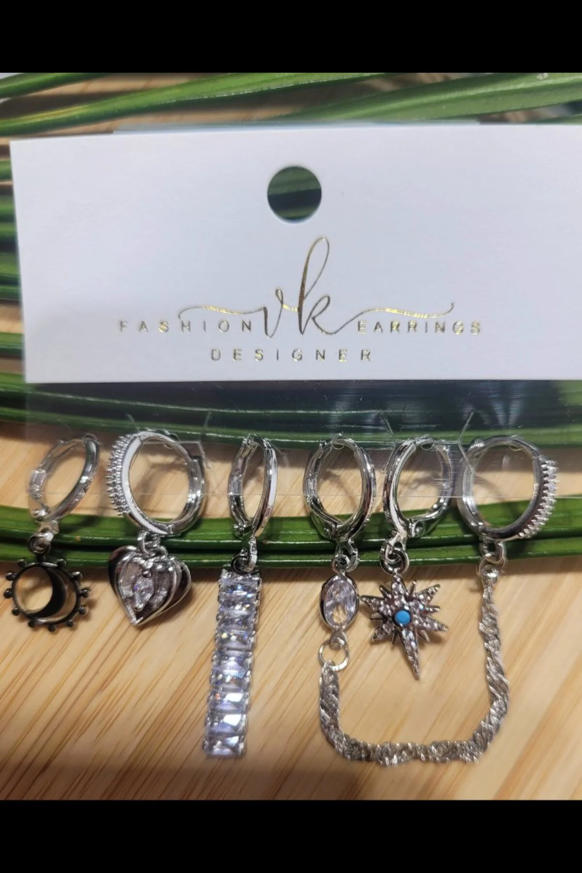 Çoklu Lüks Figürlü Gösterişli 6 Lı Kararmaz Küpe