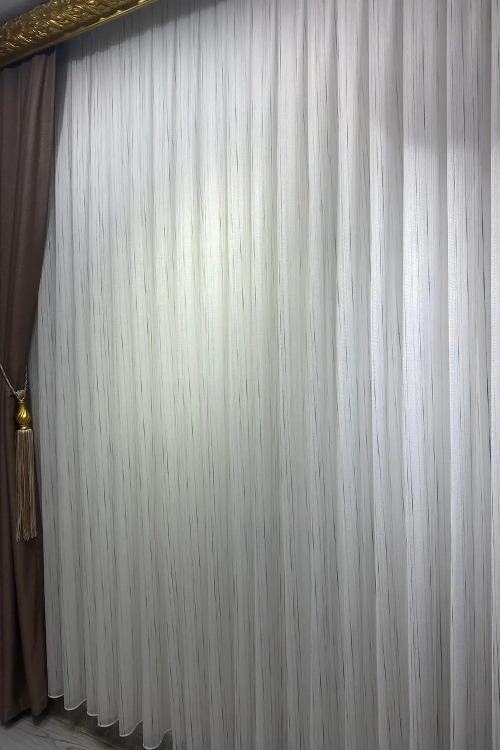 Colin Siyah Çizgili Ekru Tül Perde (1/3 Sık Pile)