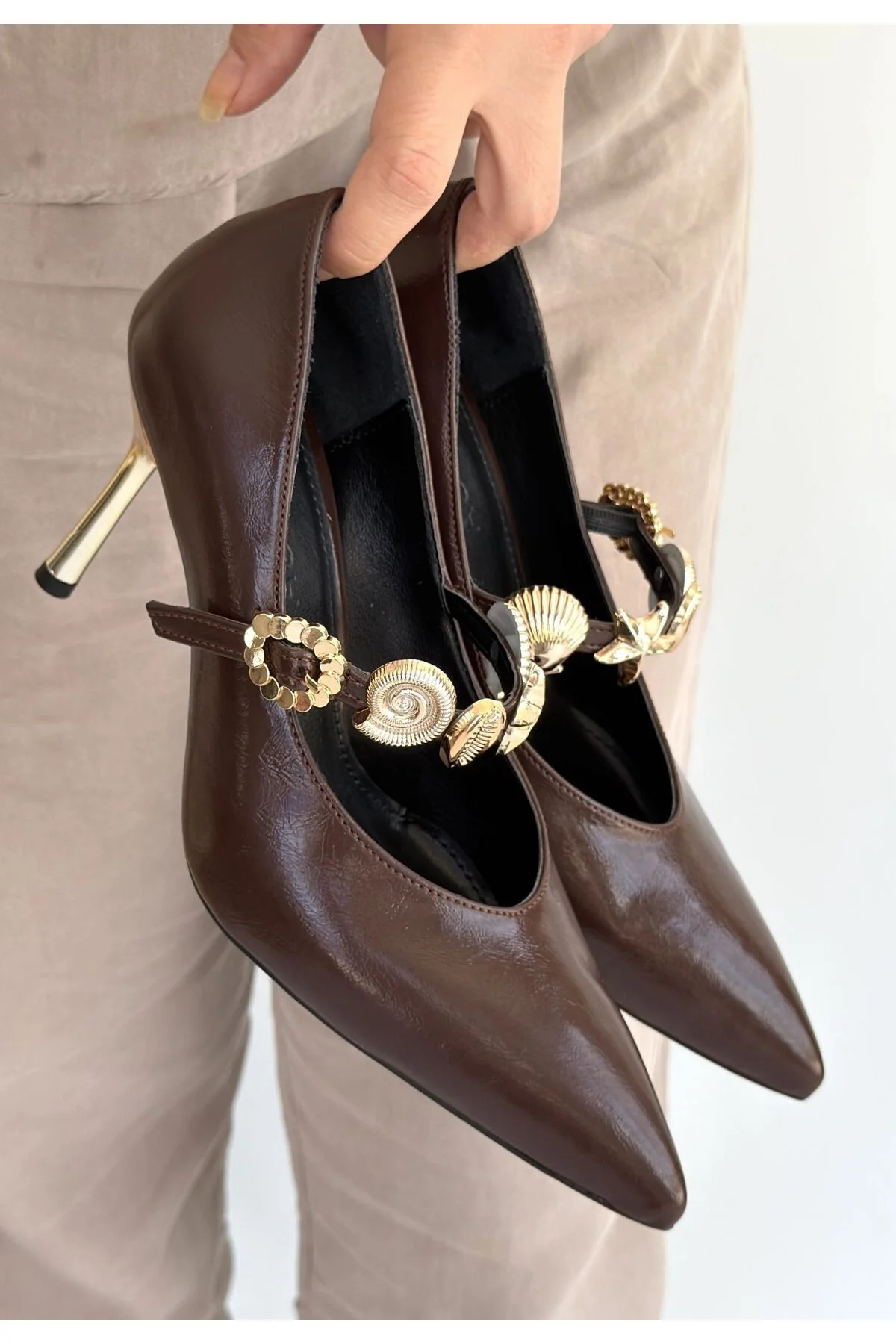 Conne Kahverengi Cilt Stiletto Ayakkabı Conne Kahverengi Cilt Stiletto Ayakkabı