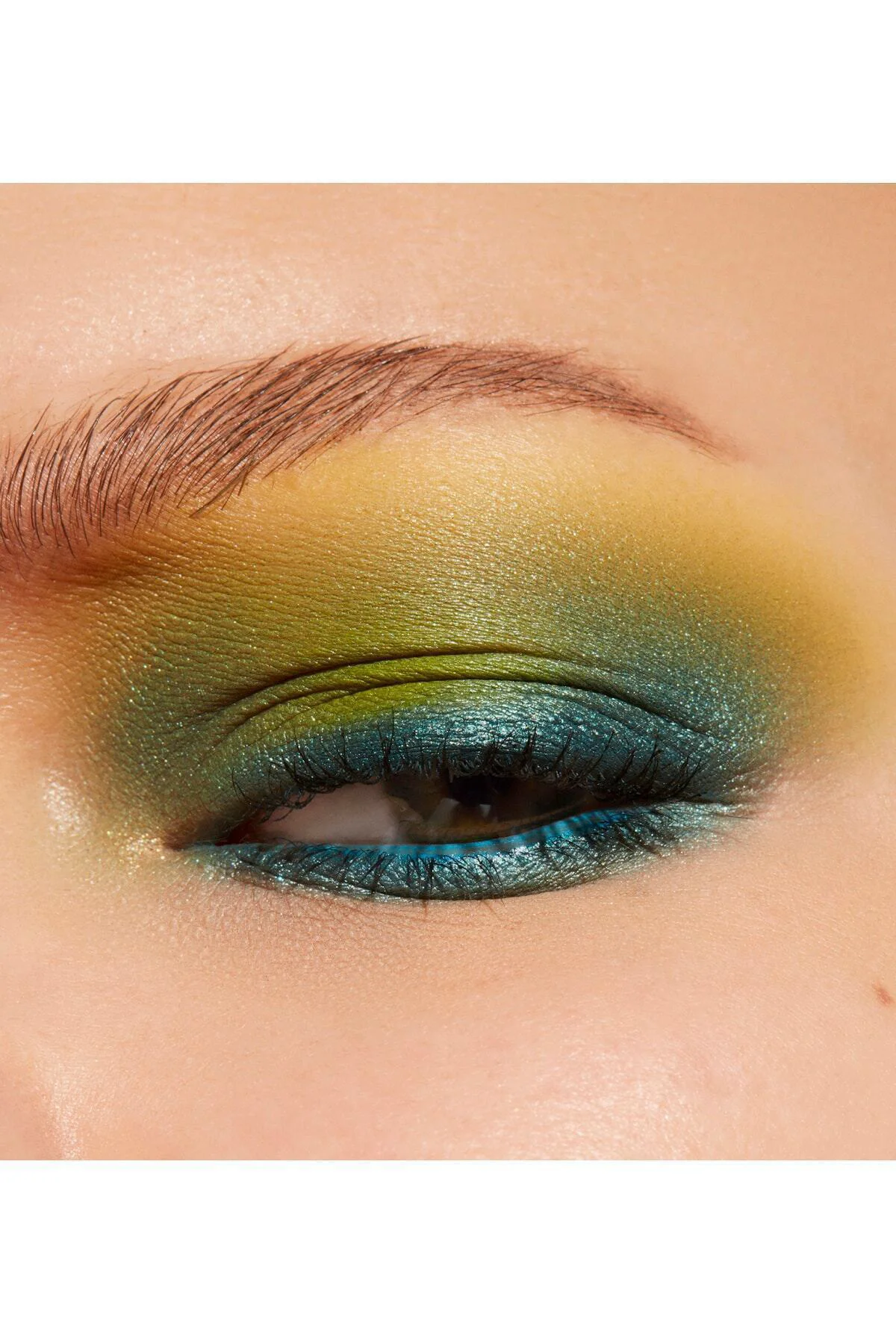 Connect In Colour Uzun Süre Kalıcı Formüllü 12'li Far Paleti 12.2