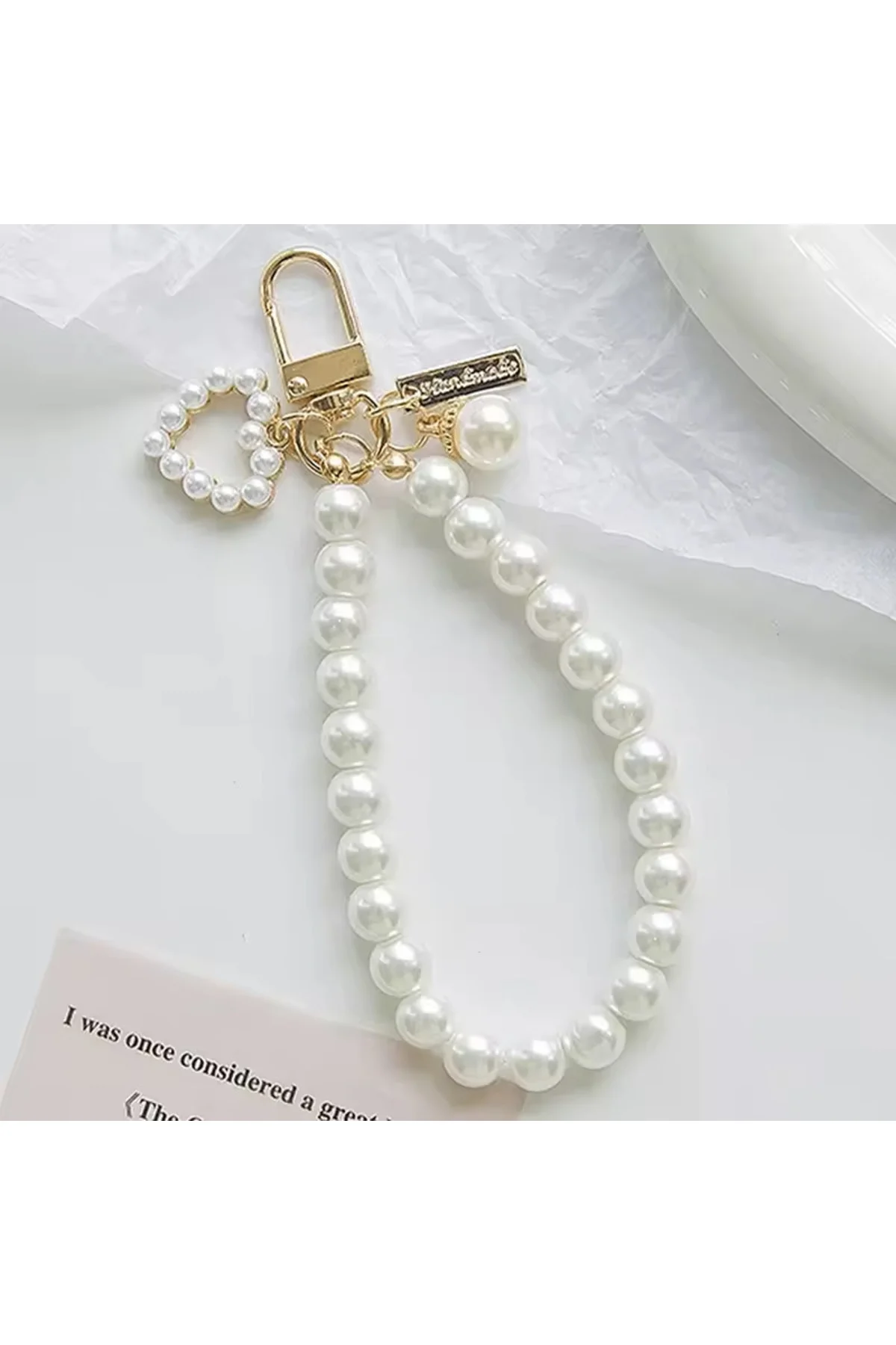 Coquette Tarzı İnci Dizili, Figürlü Charm Detaylı, Çok Amaçlı Lüks Kadın Anahtarlık ve Çanta Aksesua Coquette Tarzı İnci Dizili, Figürlü Charm Detaylı, Çok Amaçlı Lüks Kadın Anahtarlık ve Çanta Aksesua