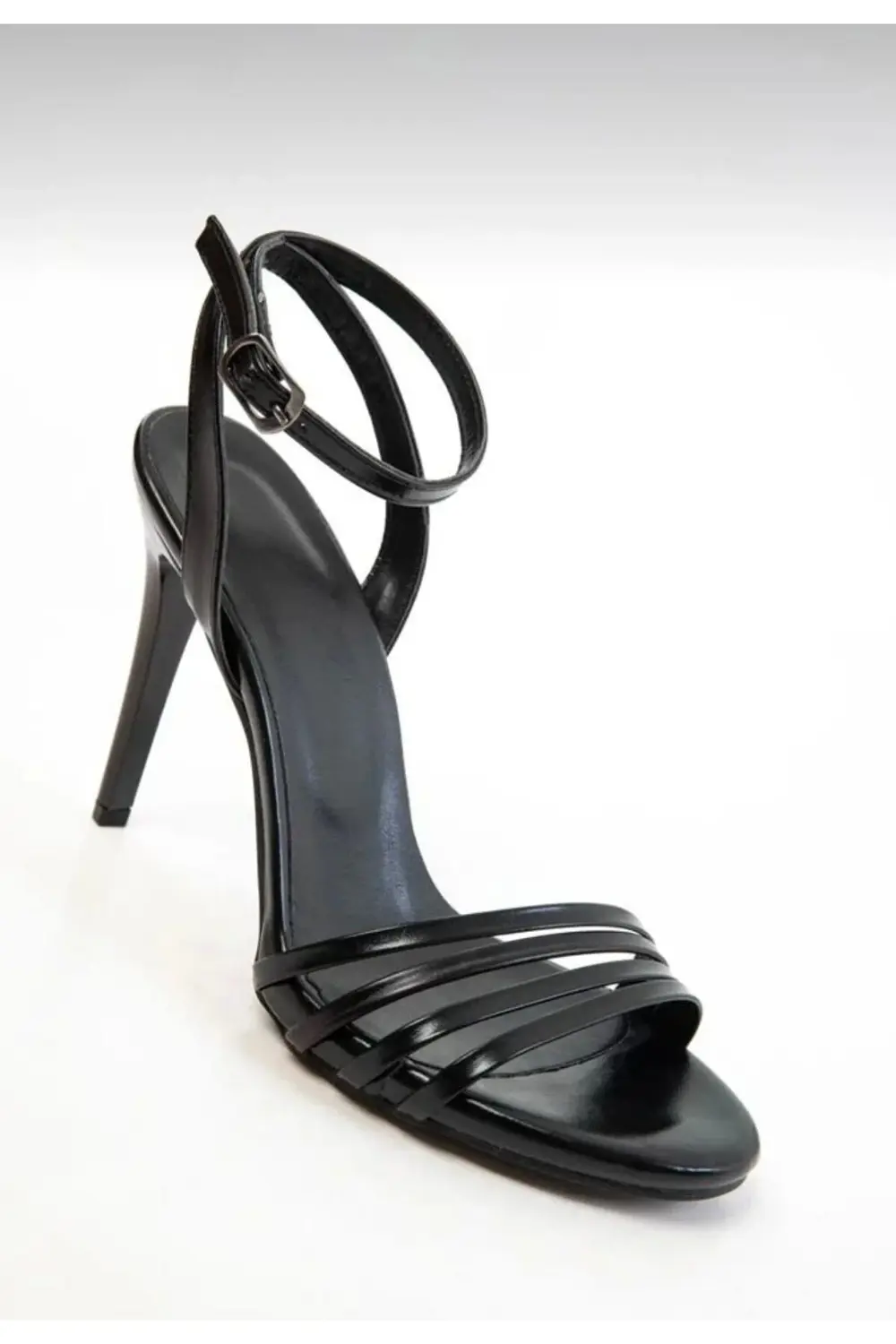Coze Siyah Topuklu Ayakkabı