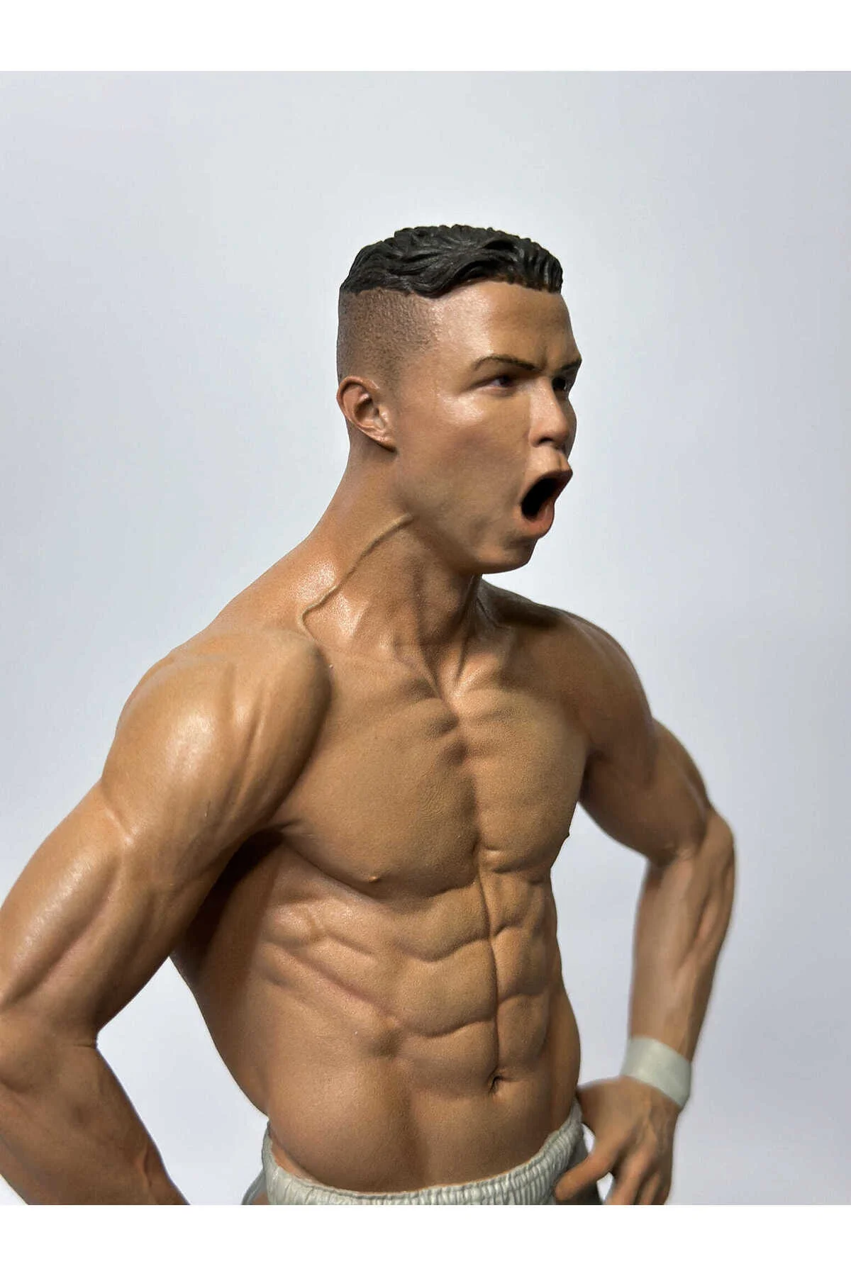Cristiano Ronaldo Ultra Realistic 8K Figür MEGA BOY 40 CM