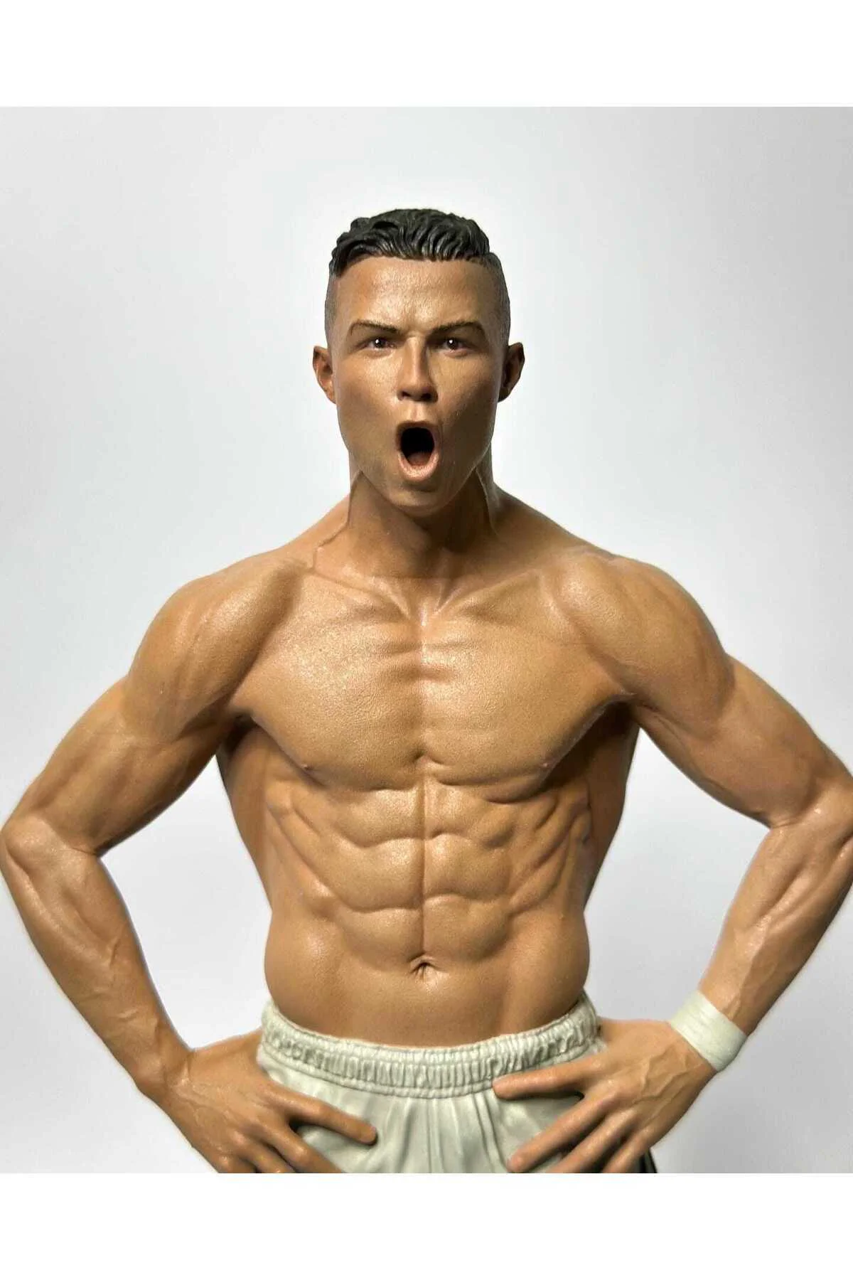 Cristiano Ronaldo Ultra Realistic 8K Figür MEGA BOY 40 CM