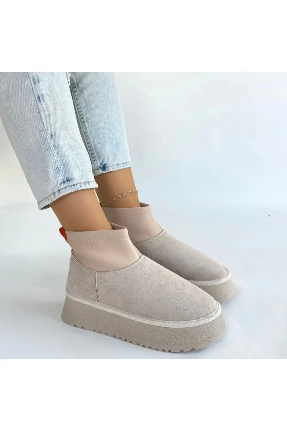 Cuen Bej Süet Bot - Lisinya