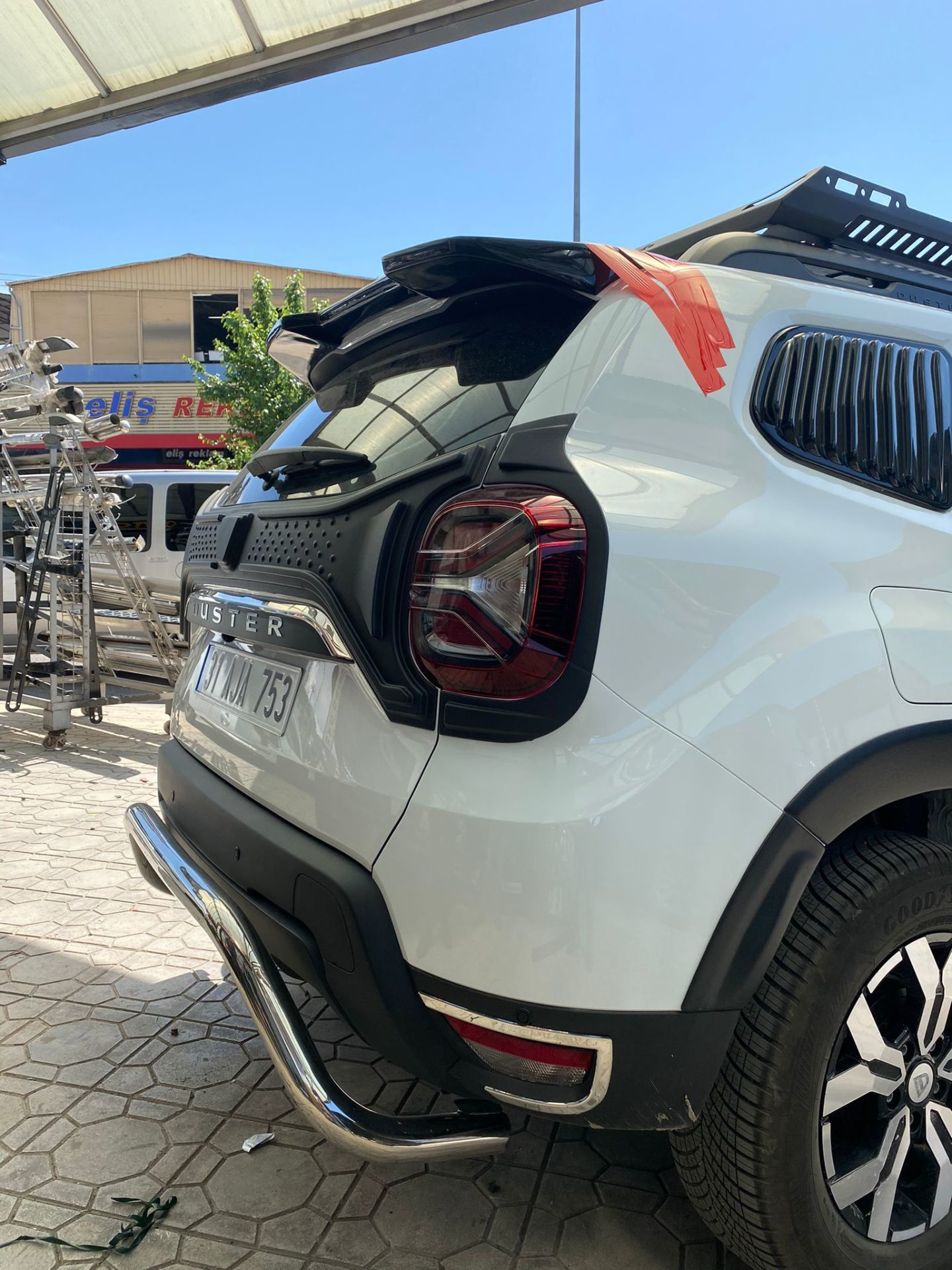 Dacia Duster Uyumlu Spoiler 2021 Boyalı