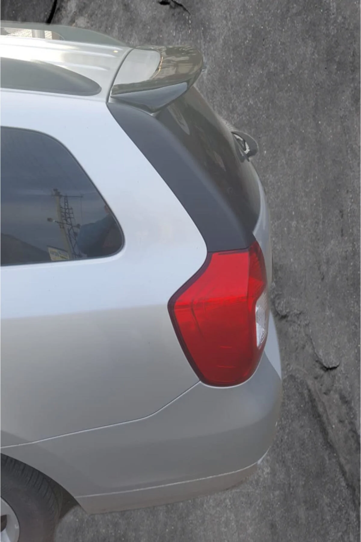 Dacia Logan Mcv Uyumlu Astarlı Spoiler Dacia Logan Mcv Uyumlu Astarlı Spoiler
