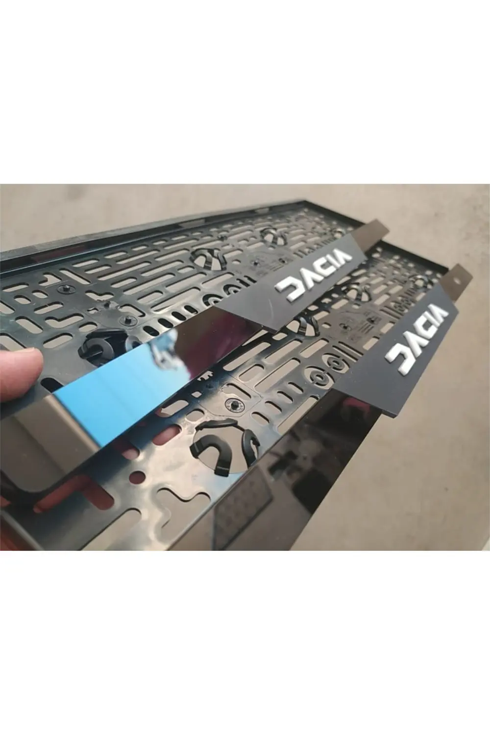 Dacıa Takmatik Mat Pleksi Plakalık 2 Adet Ön Arka Takım 3D Kabart