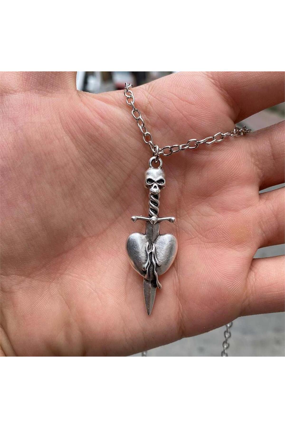 Dagger İn The Heart Kolye