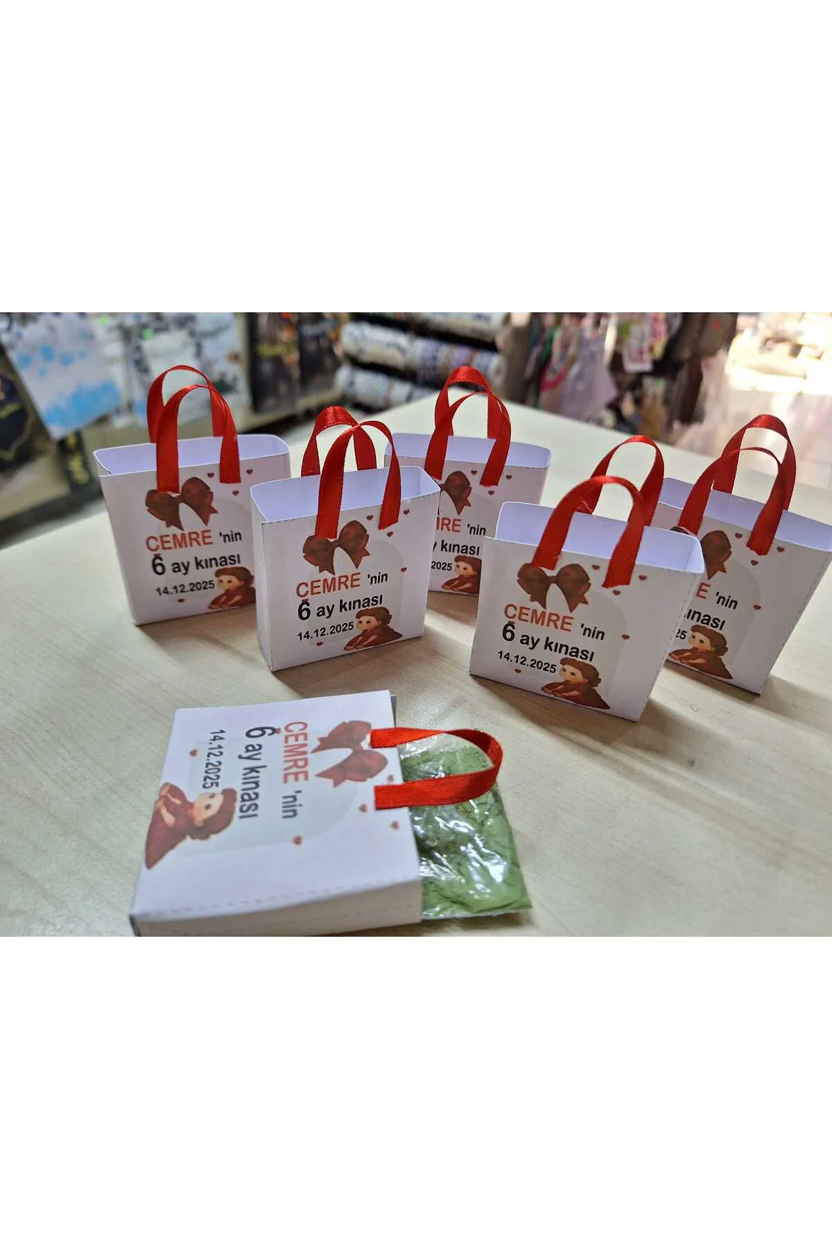 DAĞITMALIK 6 AY KINASI , KINA HEDİYELİĞİ 30 LU (5*5cm)