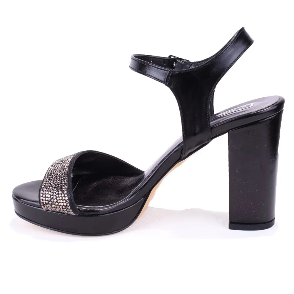Dagoster DZA07-337140 Siyah Boncuklu Platform Topuklu Kadın Ayak Dagoster DZA07-337140 Siyah Boncuklu Platform Topuklu Kadın Ayak