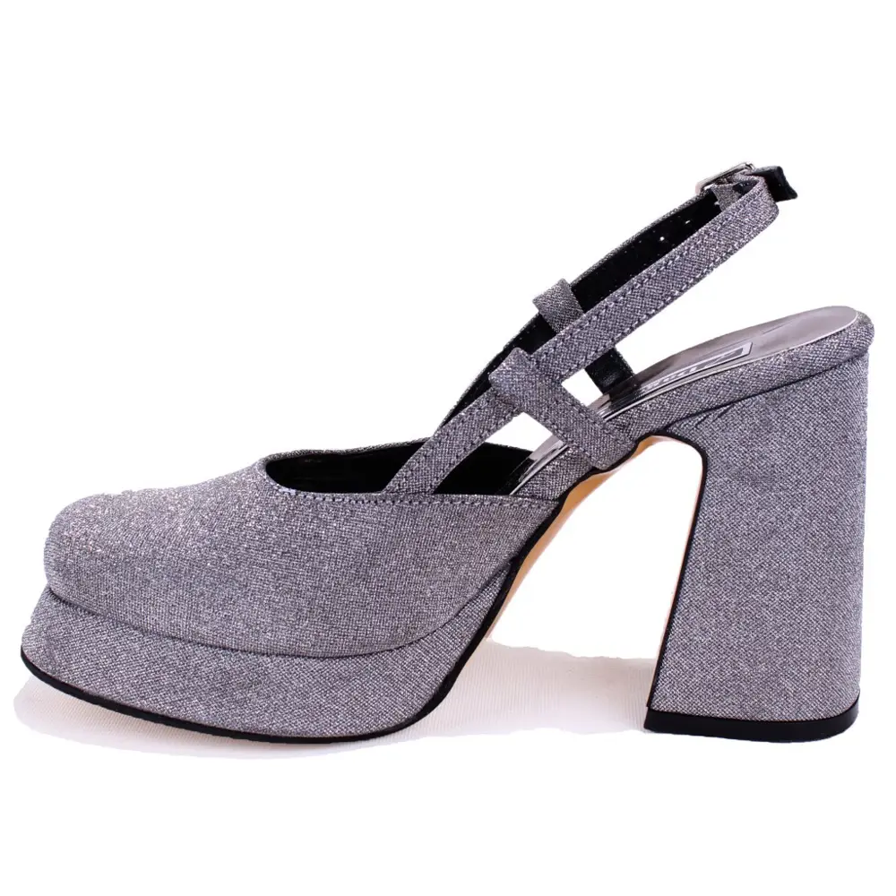 Dagoster DZA07-337560 Platin Simli Platform Topuklu Kadın Ayakka Dagoster DZA07-337560 Platin Simli Platform Topuklu Kadın Ayakka