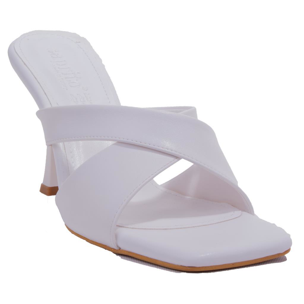 Dagoster Dza07-811330 Beyaz Klasik Topuklu Kadın Terlik Dagoster Dza07-811330 Beyaz Klasik Topuklu Kadın Terlik