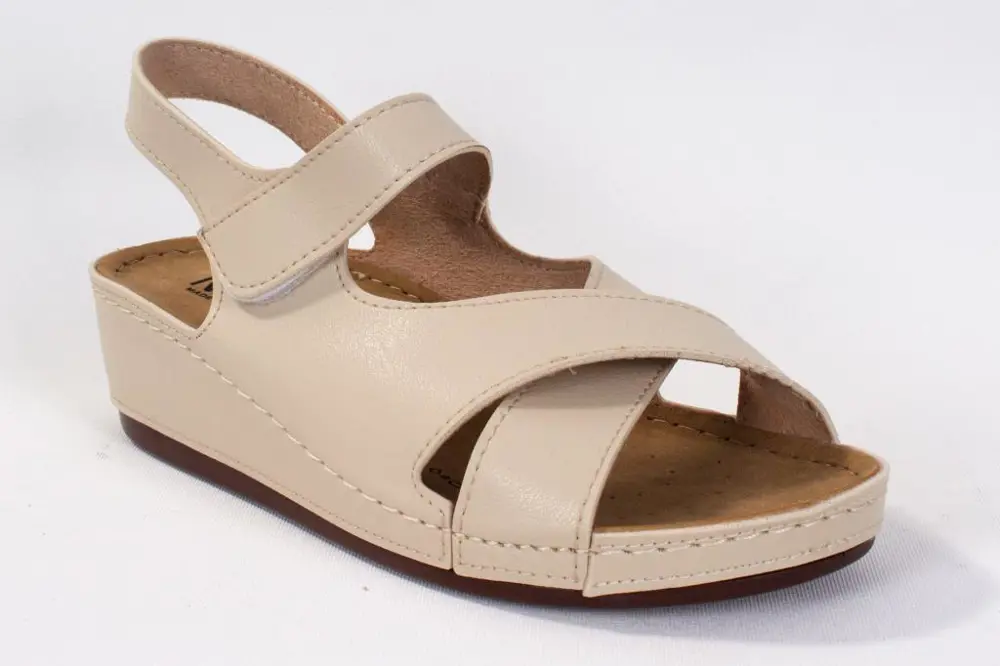 Dagoster DZA37-1810 Bej Günlük Ortopedik Kadın Sandalet