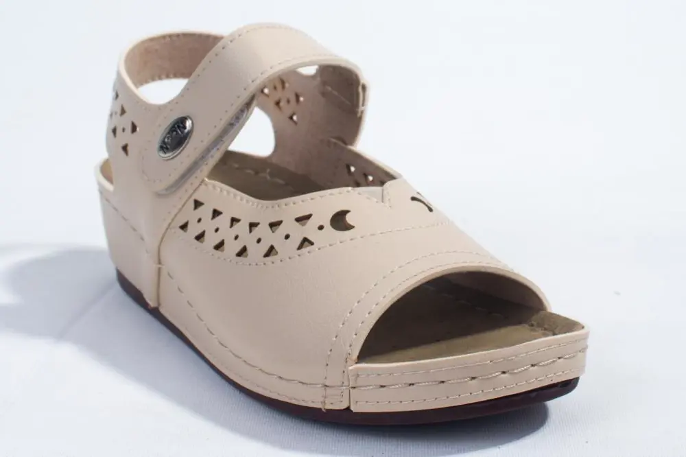 Dagoster DZA37-1818 Bej Günlük Ortopedik Kadın Sandalet Dagoster DZA37-1818 Bej Günlük Ortopedik Kadın Sandalet