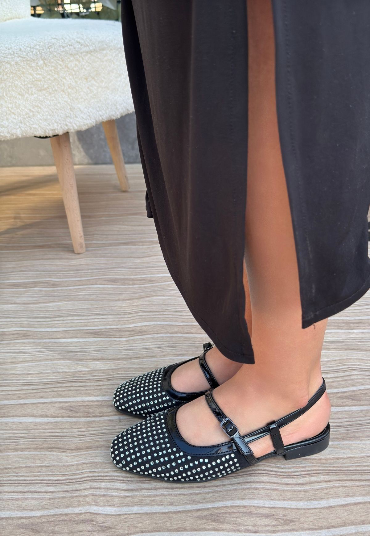 Daisy Siyah Saten Gümüş Boncuk İşlemeli Sandalet Daisy Siyah Saten Gümüş Boncuk İşlemeli Sandalet