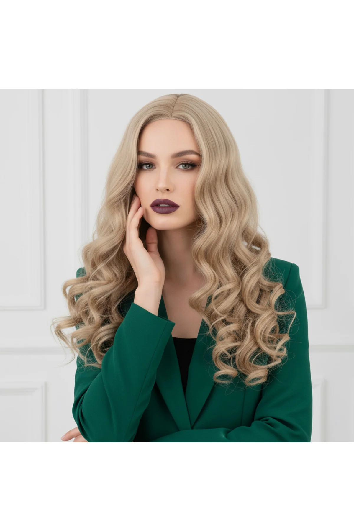 Dalgalı Perçemsiz Uzun Fiber Sentetik Peruk / Platin