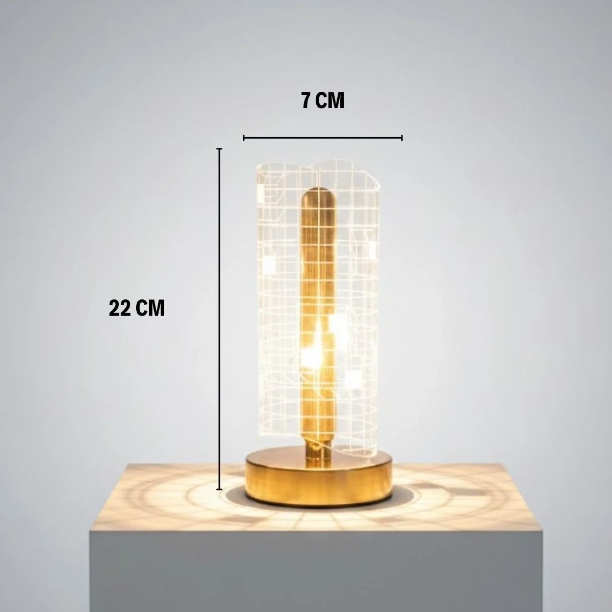 Dalgalı Silindirik Kristal Kareli Model Led Masa Lambası – Gold Tabanlı, Dokunmatik, 3 Renk Işık Modlu, Şarjlı Modern Dekoratif Gece Lambası Bx40 Fiyatı, Yorumları ve Özellikleri