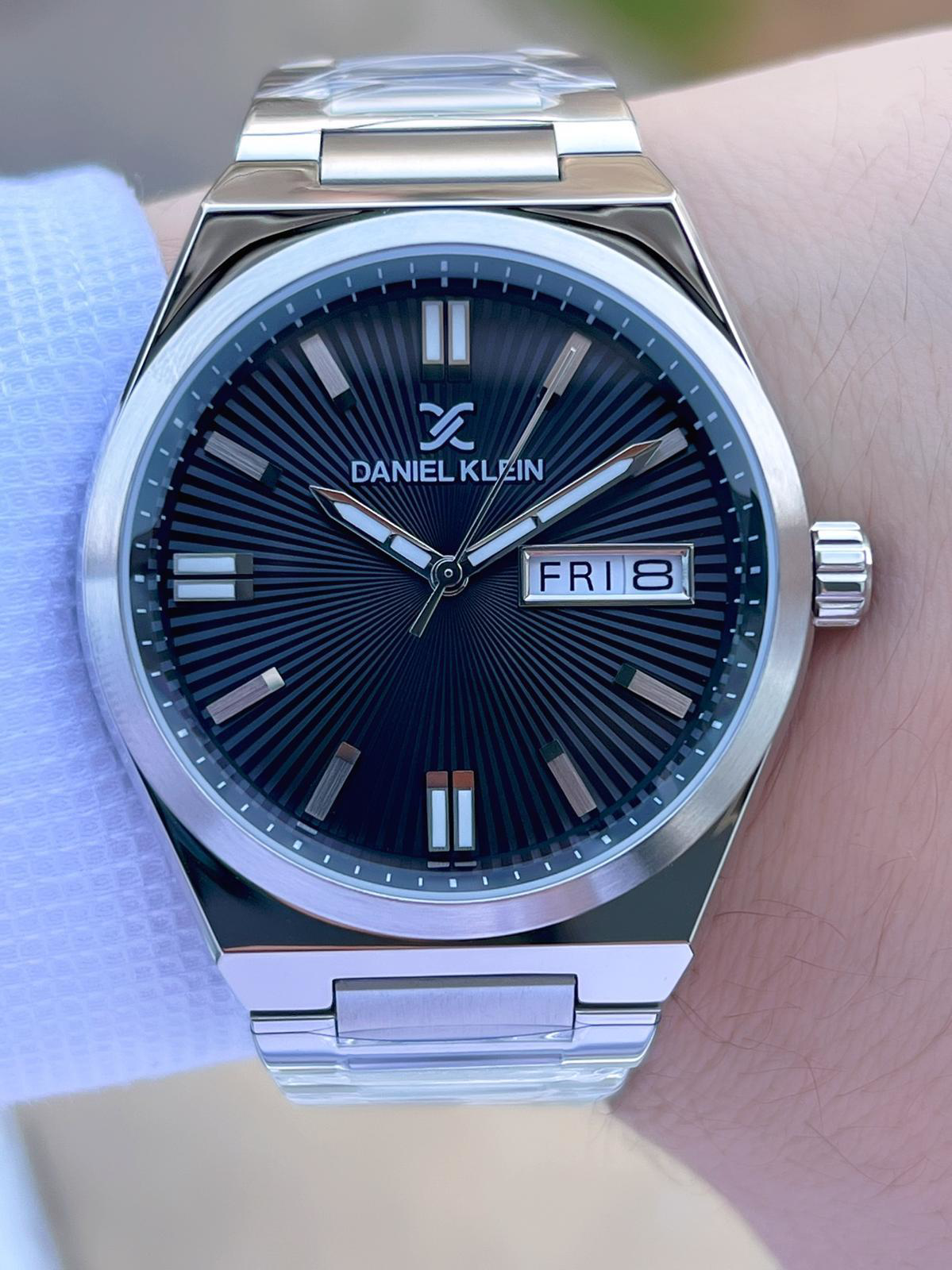 Daniel Klein Çelik Kordonlu Takvimli Kadran 3 Atm Suya Dayanıklı 