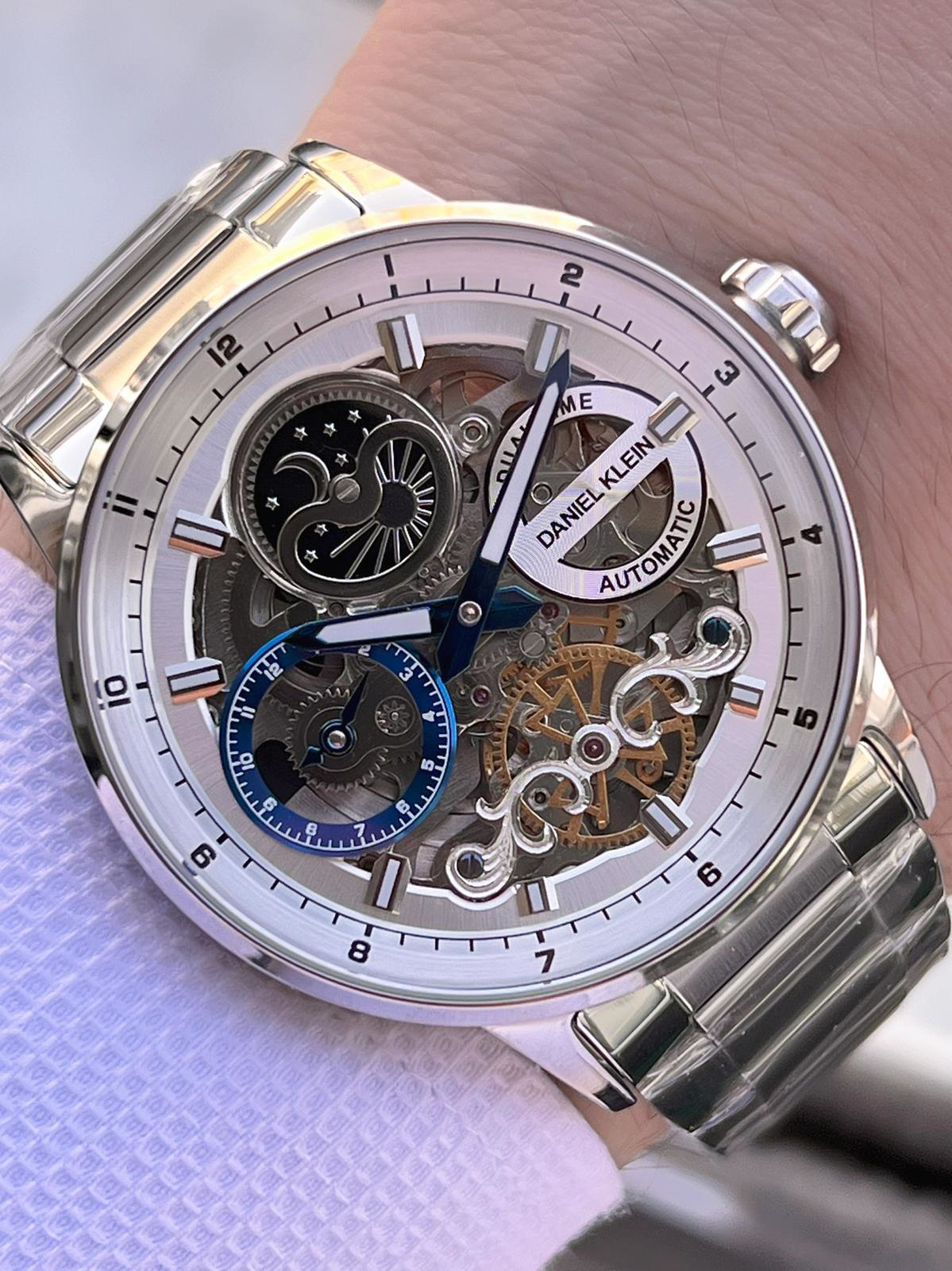 Daniel Klein Otomatik&Kurmalı Ay Ve Güneş Kadran Dual Time Özelik Daniel Klein Otomatik&Kurmalı Ay Ve Güneş Kadran Dual Time Özelik