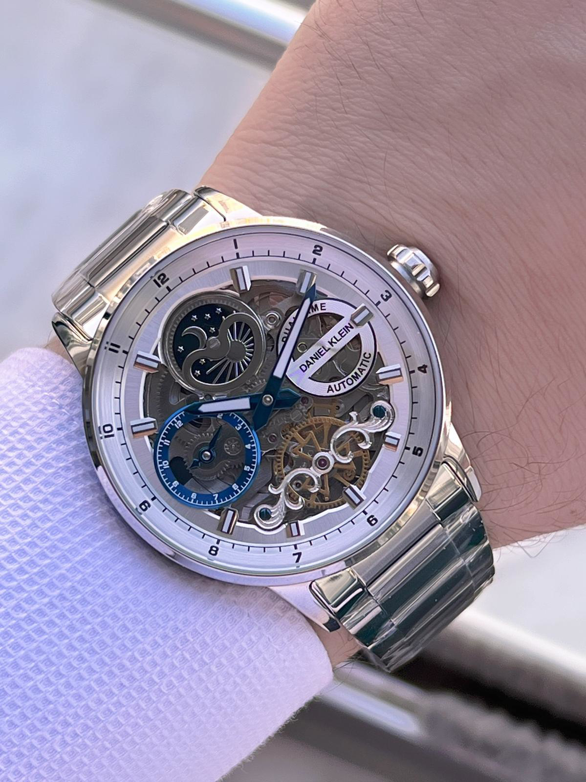 Daniel Klein Otomatik&Kurmalı Ay Ve Güneş Kadran Dual Time Özelik Daniel Klein Otomatik&Kurmalı Ay Ve Güneş Kadran Dual Time Özelik
