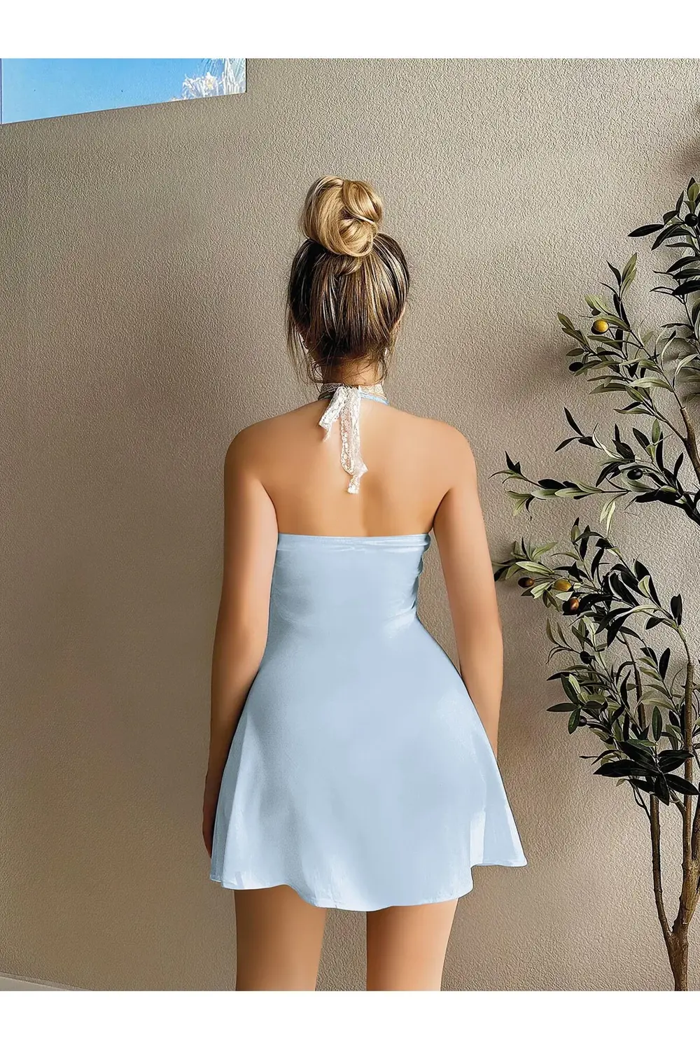 Dantel İşlemeli Boyundan Bağlamalı Mavi Saten Gecelik