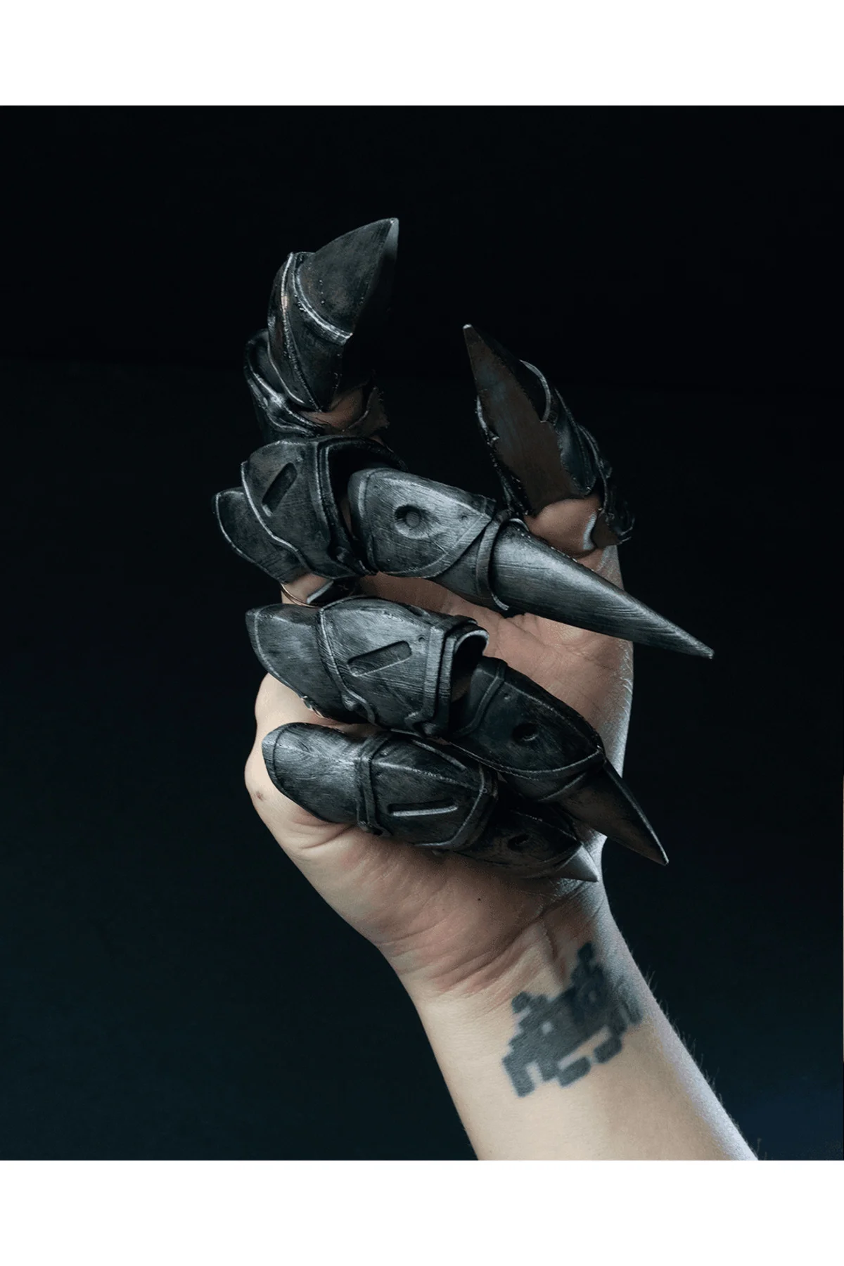 Dark Lord Sauron'un Pençeleri Giyilebilir