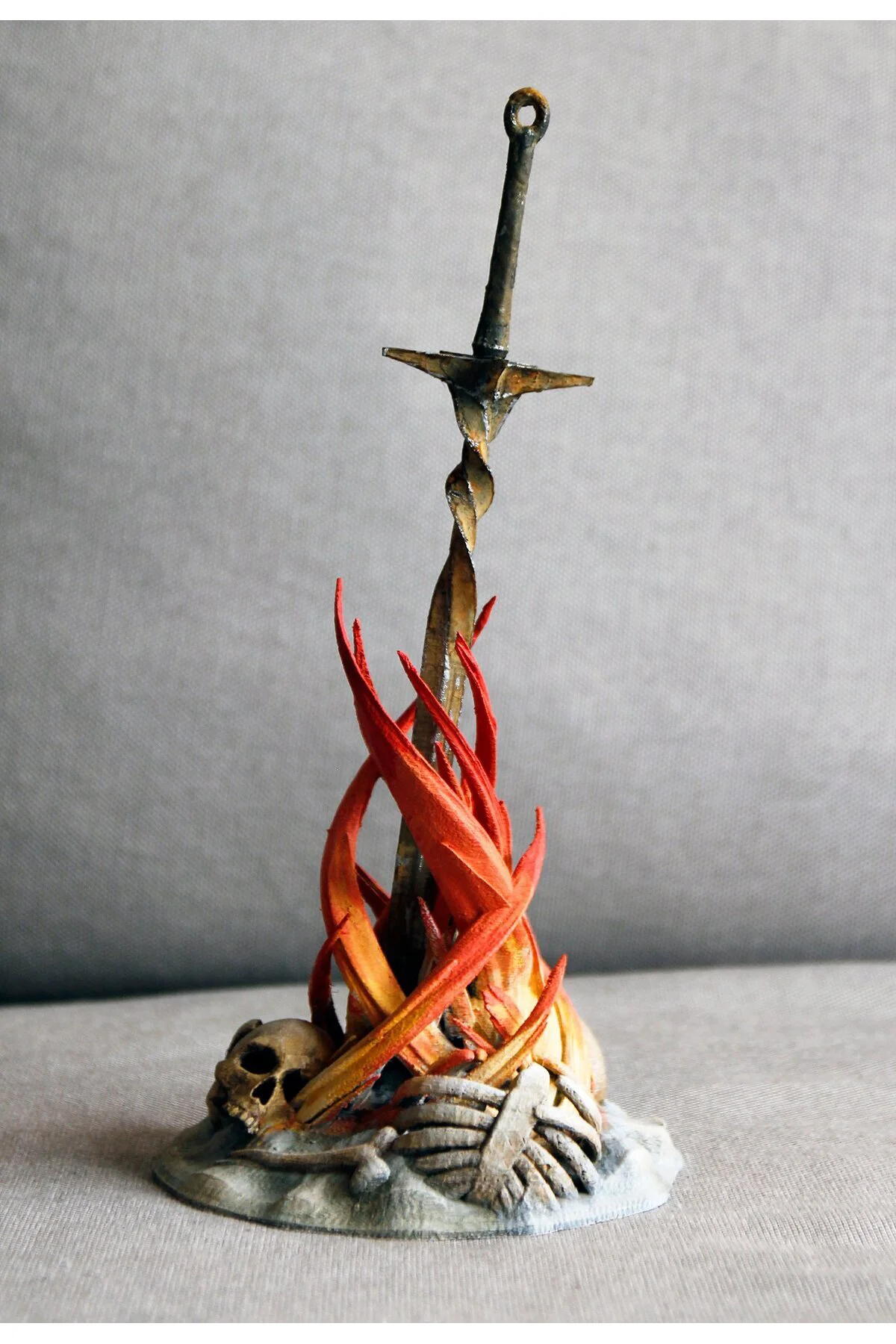 Dark Souls Bonfire Dark Souls Şenlik Ateşi Kılıçlı Dekoratif Masa