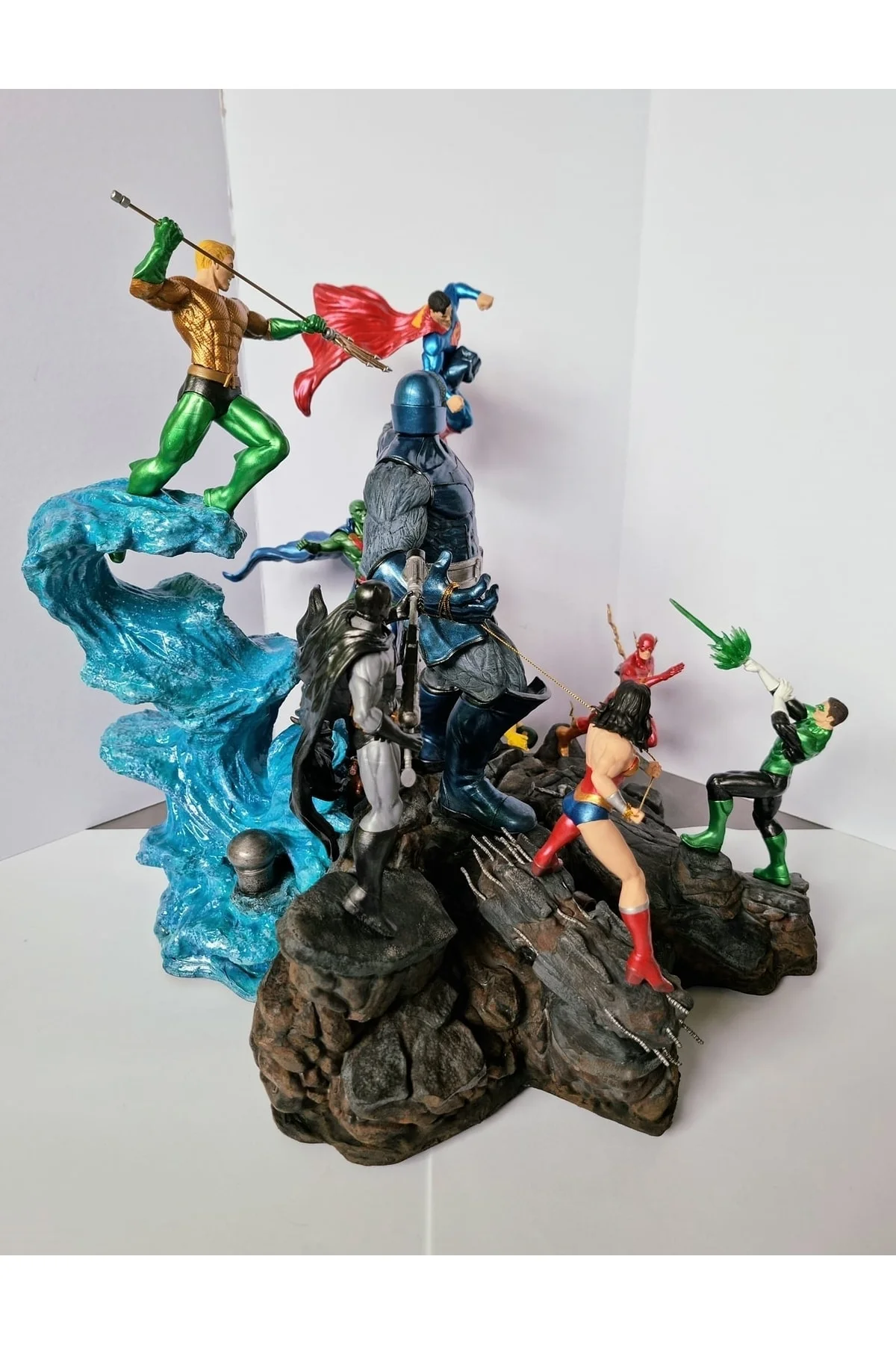 DC Comics Justice League ve Darkseid Büyük Savaşı Boyalı Figür 35 CM (MEGA BOY)