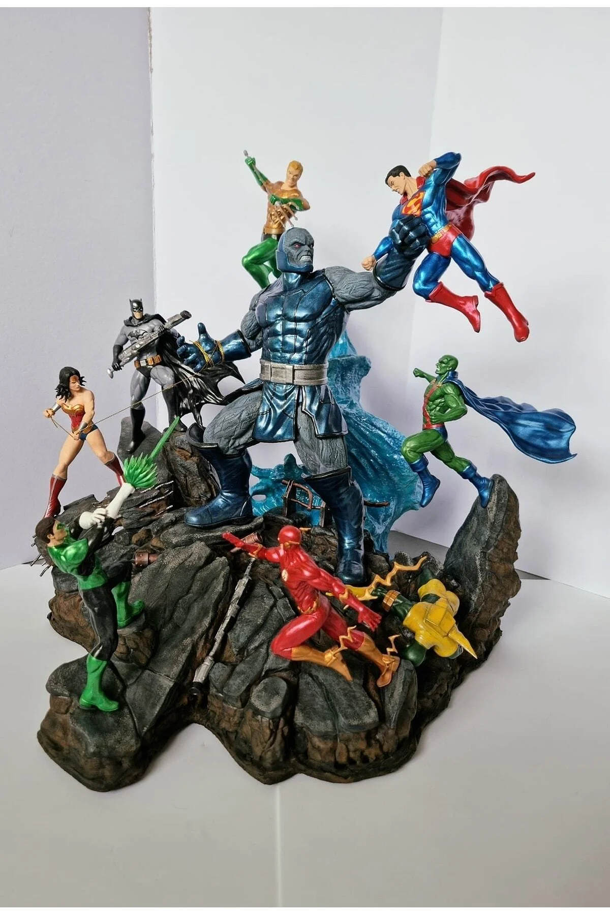 DC Comics Justice League ve Darkseid Büyük Savaşı Boyalı Figür 35 CM (MEGA BOY)