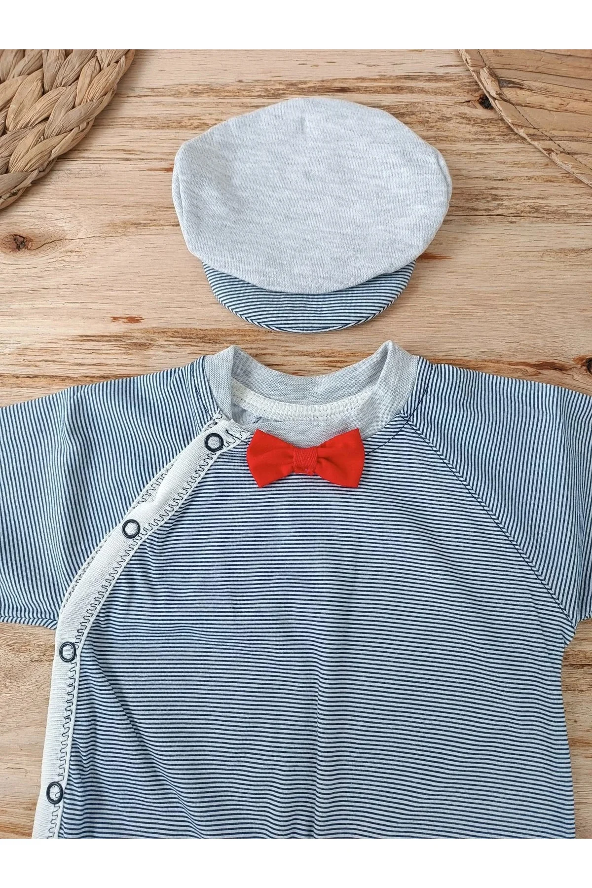 Defnada 0-3 3-6 Ay Papyonlu Çizgi Desen Çıtçıt Kapama Kasketli Er