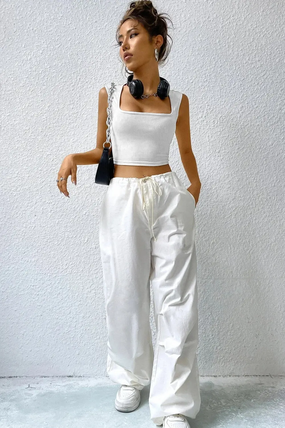 Defnada Kadın Beyaz Kare Yaka Kalınlaşan Omuz Detaylı Crop Top Bl