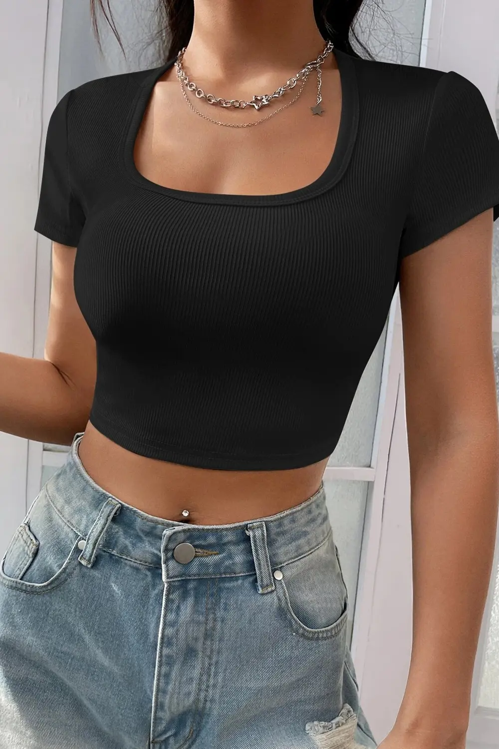 Defnada Kadın Siyah Yarım Kol Düz Yaka Crop Top Bluz