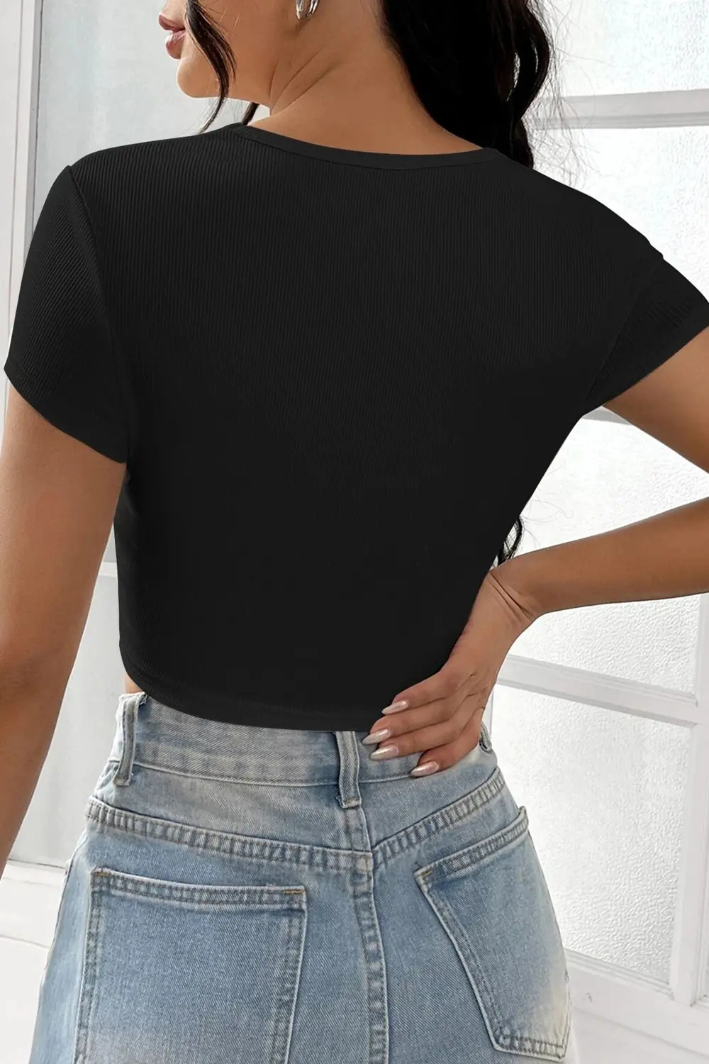 Defnada Kadın Siyah Yarım Kol Düz Yaka Crop Top Bluz