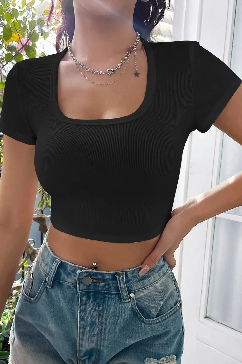 Defnada Kadın Siyah Yarım Kol Düz Yaka Crop Top Bluz