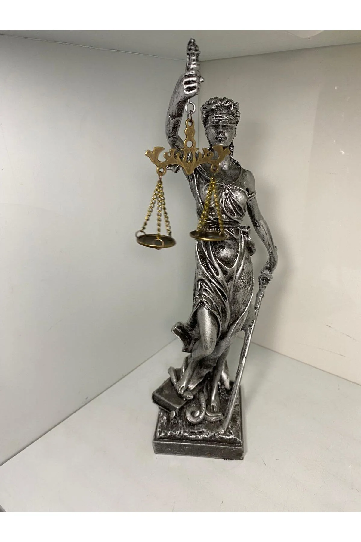 Dekoratif Adalet Terazisi Themis Biblo 30 cm Dekoratif Adalet Terazisi Themis Biblo 30 cm