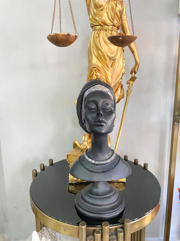 Dekoratif Afrikalı kadın Kaideli  Biblo