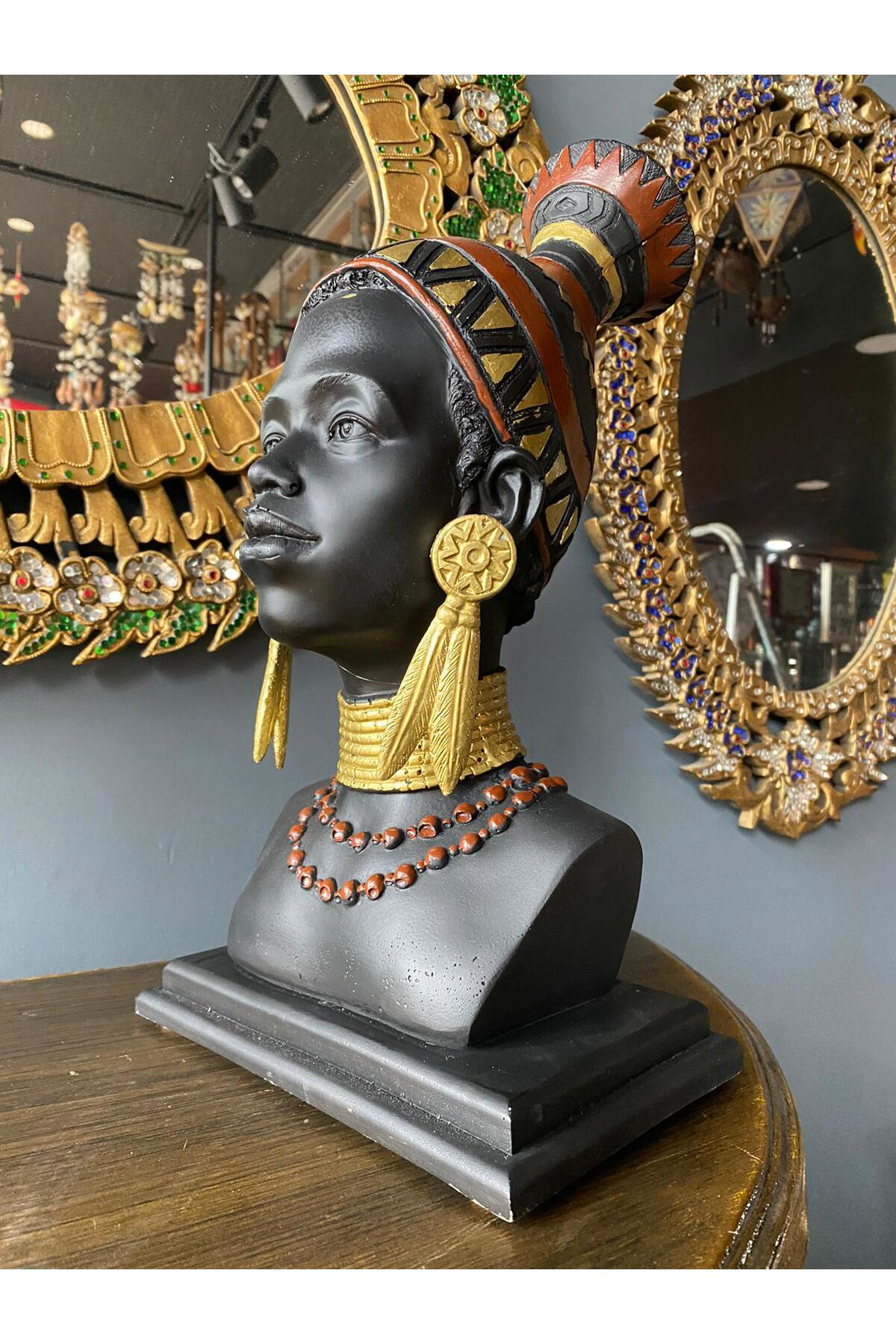 Elif Aksesuar Dekoratif Afrikalı Küpeli Kadın Büst