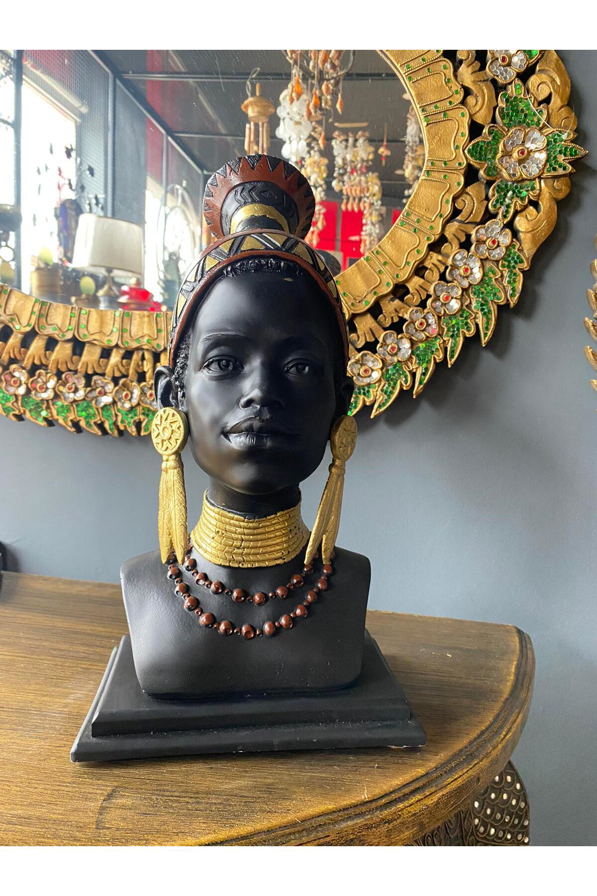 Elif Aksesuar Dekoratif Afrikalı Küpeli Kadın Büst